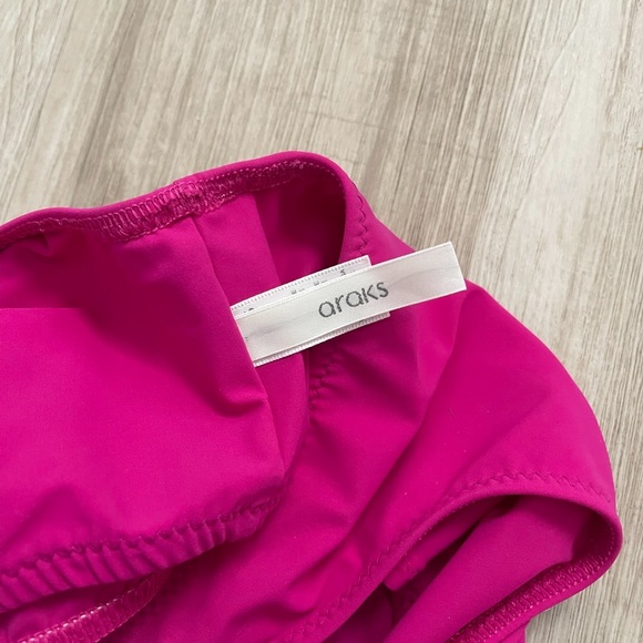 Araks Elmar One Piece Side Cut Out Swimsuit size Large - Picture 2 of 4